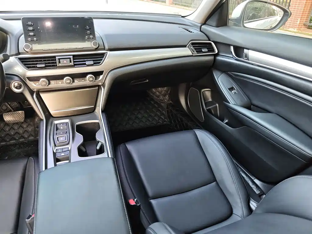 Honda Accord — фото 13
