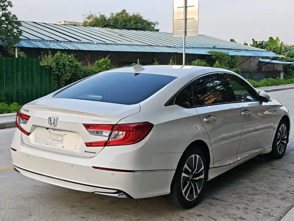 Honda Accord — фото 4