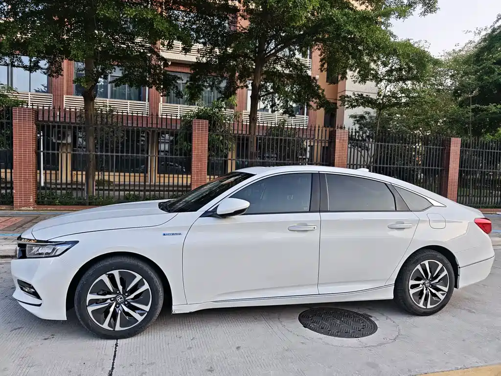 Honda Accord — фото 6