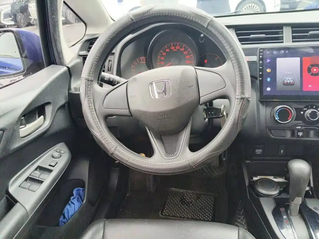 Honda Fit — фото 3
