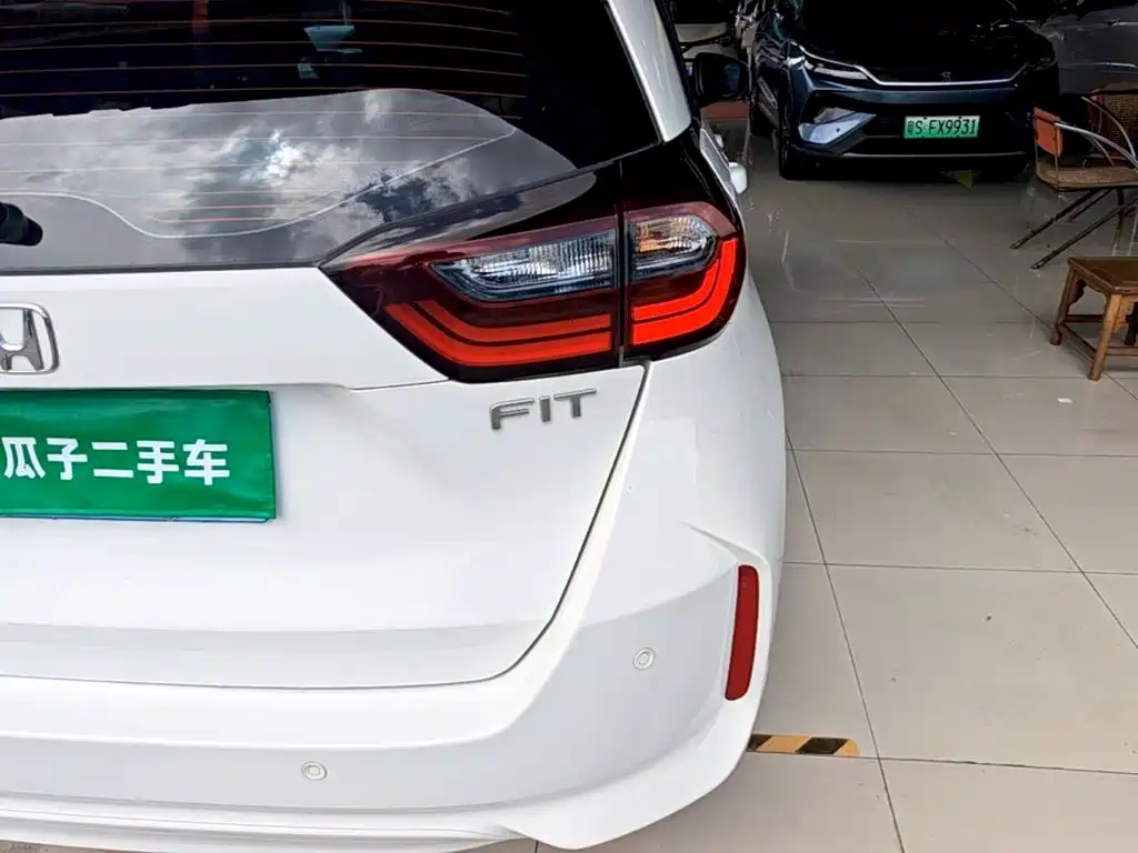 Honda Fit — фото 8