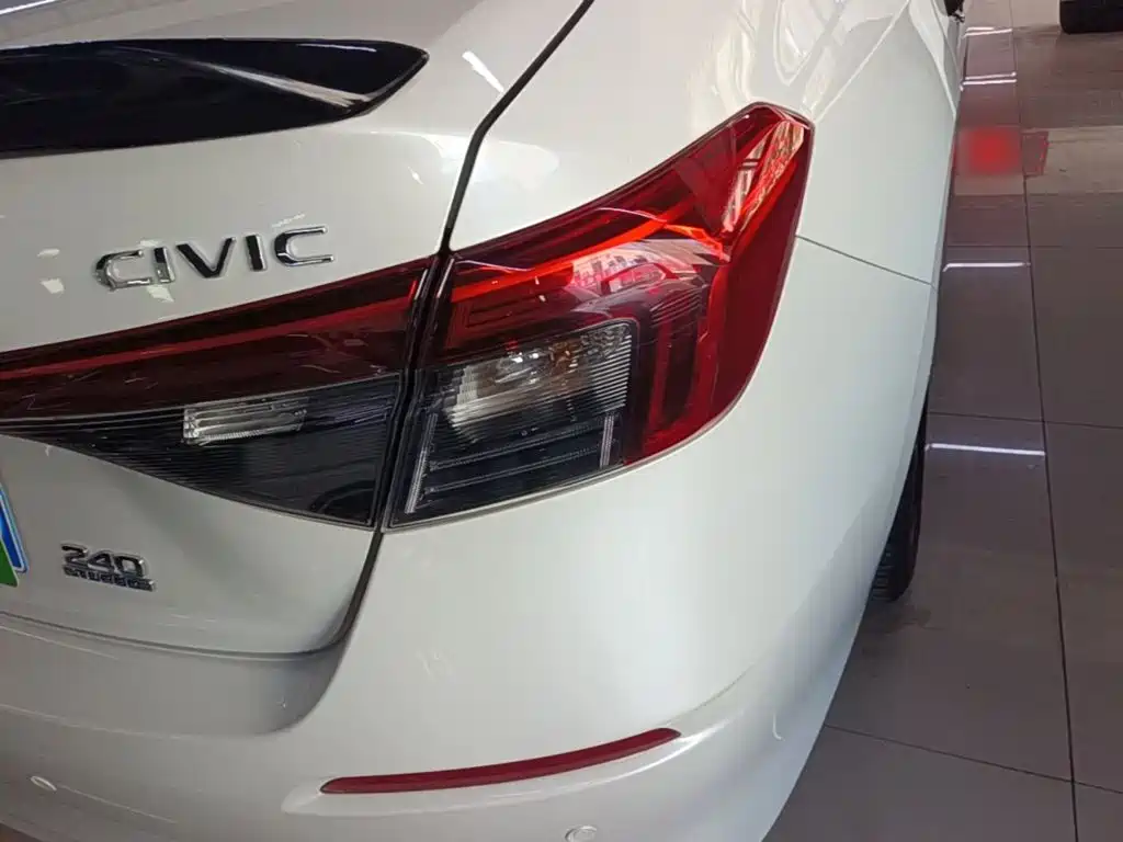 Honda Civic — фото 8