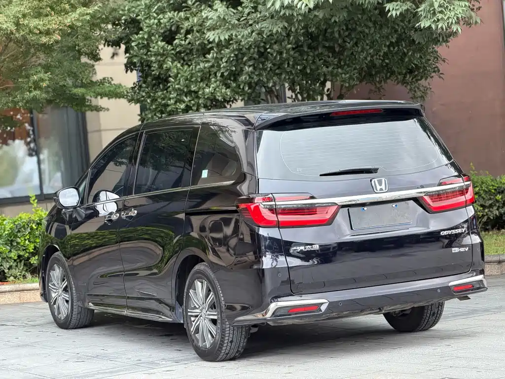 Honda Odyssey — фото 12