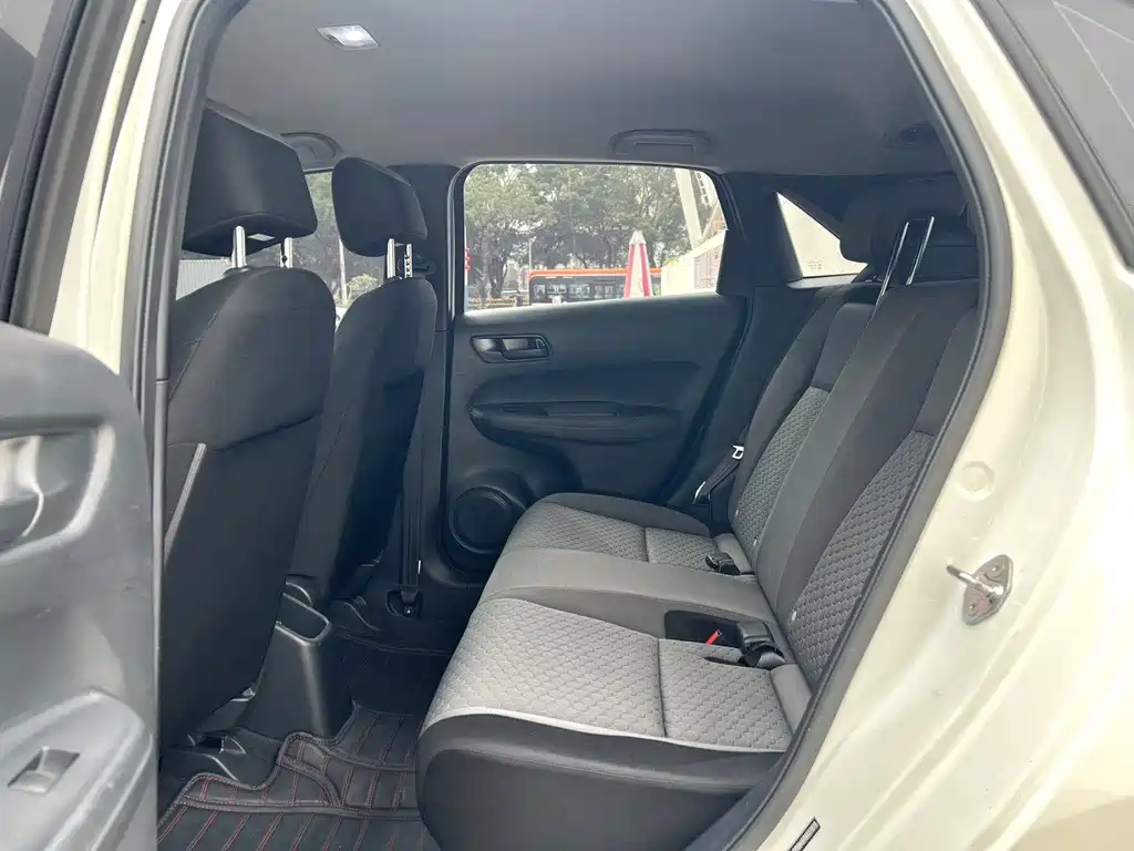 Honda Fit — фото 7