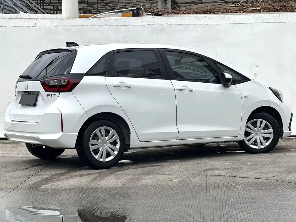 Honda Fit — фото 8