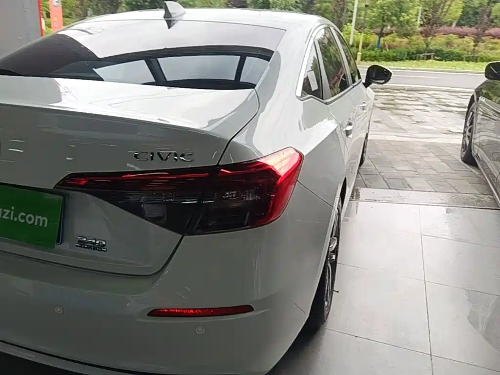 Honda Civic — фото 8