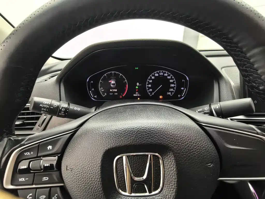Honda Accord — фото 11