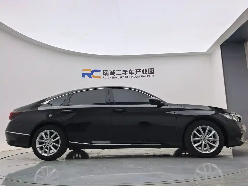 Honda Accord — фото 4