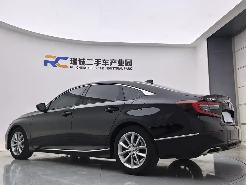 Honda Accord — фото 6