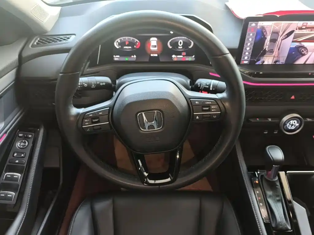 Honda Accord — фото 11