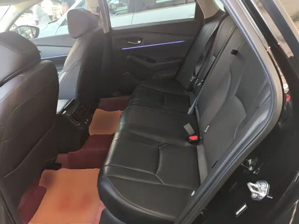 Honda Accord — фото 17