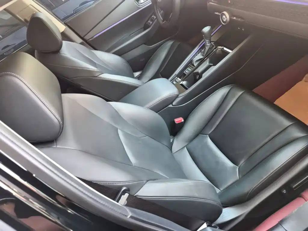 Honda Accord — фото 25