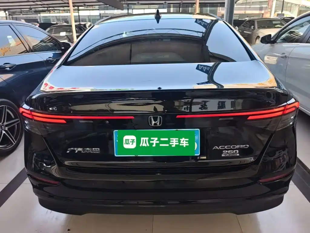 Honda Accord — фото 6