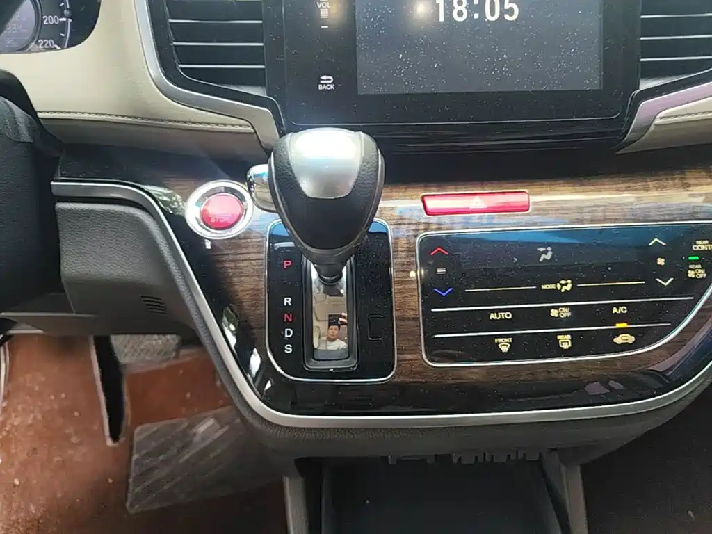 Honda Odyssey — фото 14