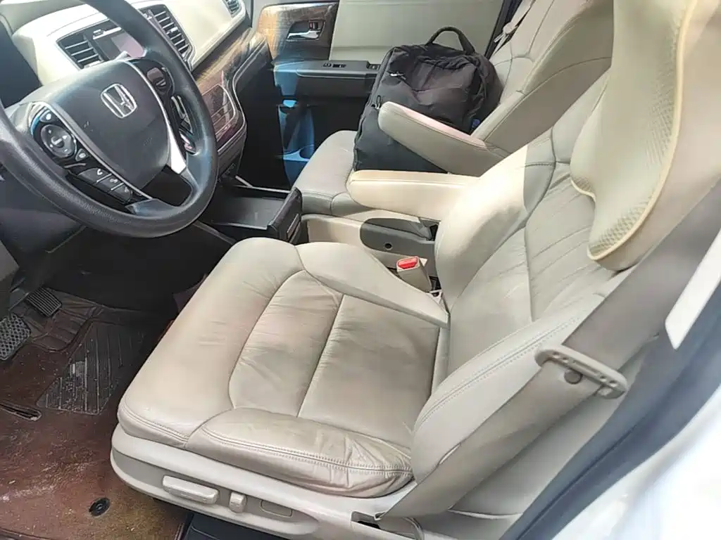 Honda Odyssey — фото 15