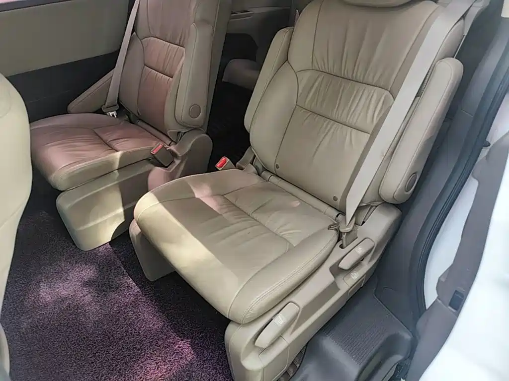 Honda Odyssey — фото 17