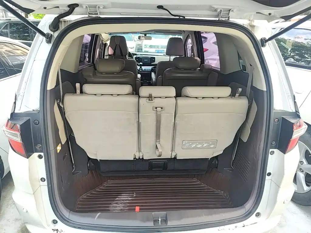 Honda Odyssey — фото 19