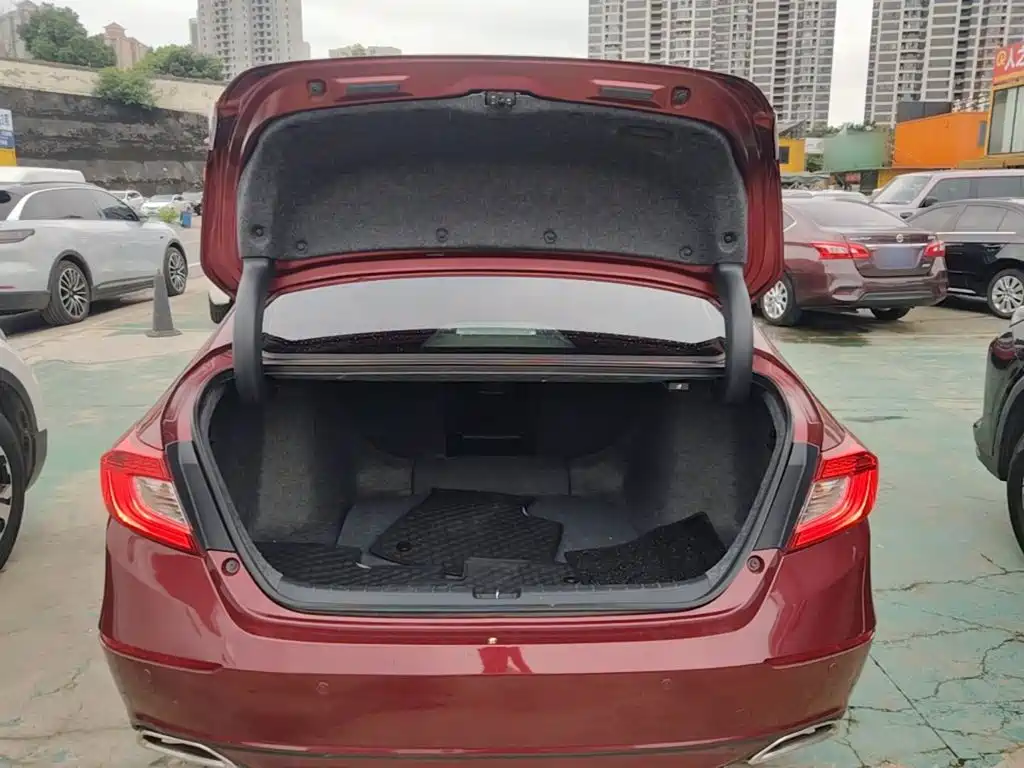 Honda Accord — фото 19