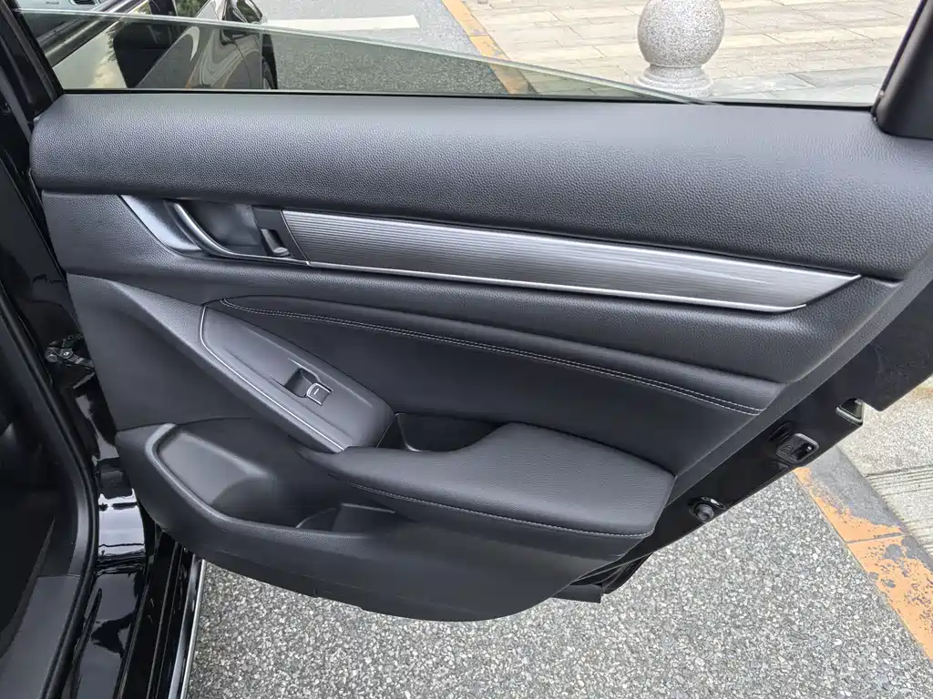 Honda Accord — фото 14