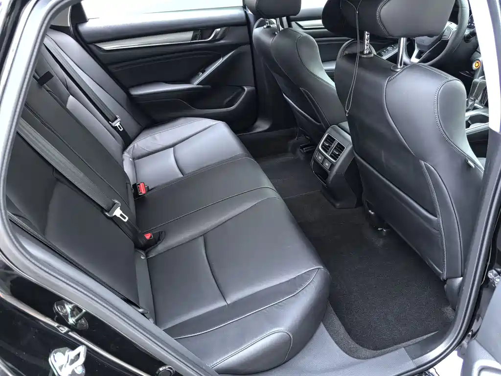 Honda Accord — фото 15