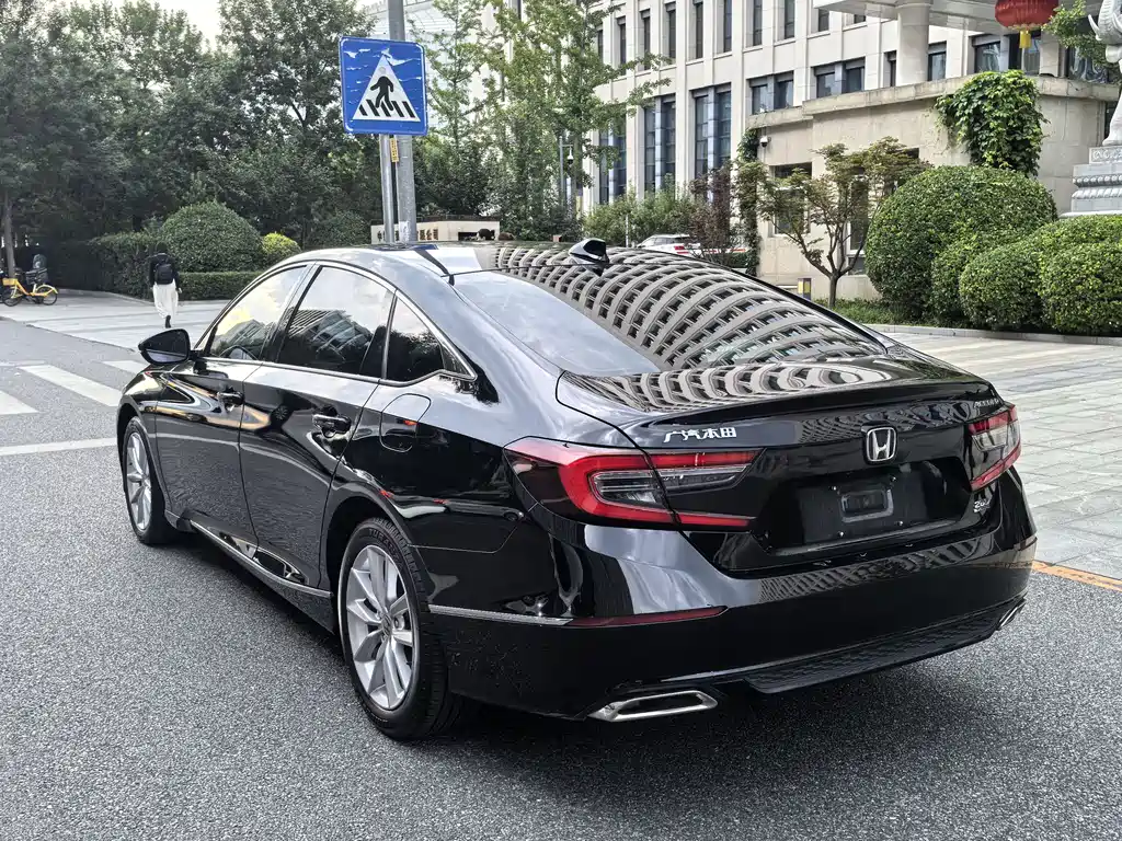 Honda Accord — фото 3