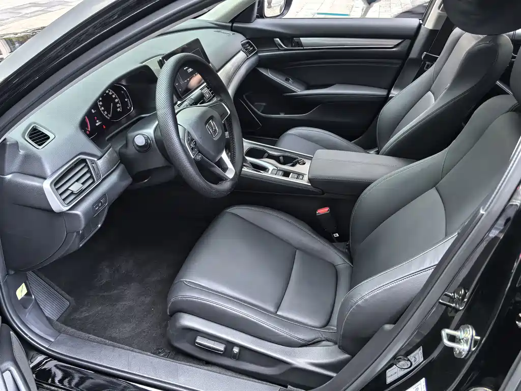 Honda Accord — фото 22