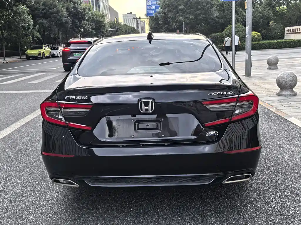 Honda Accord — фото 4
