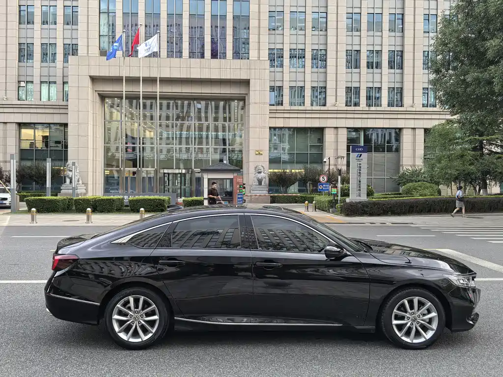 Honda Accord — фото 6