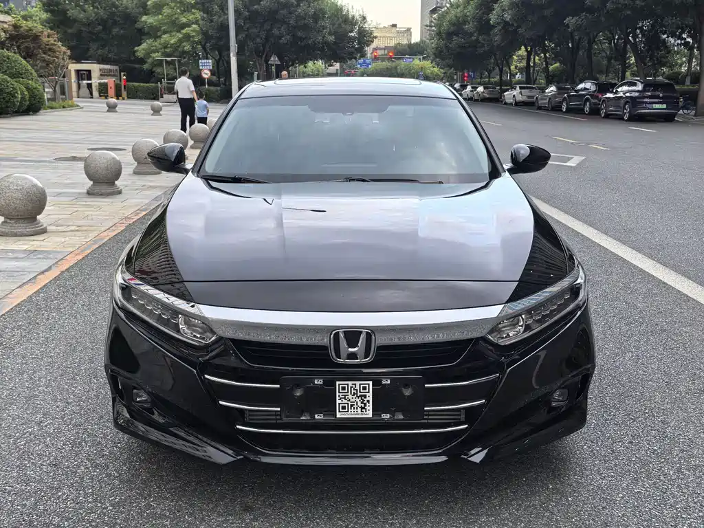 Honda Accord — фото 9