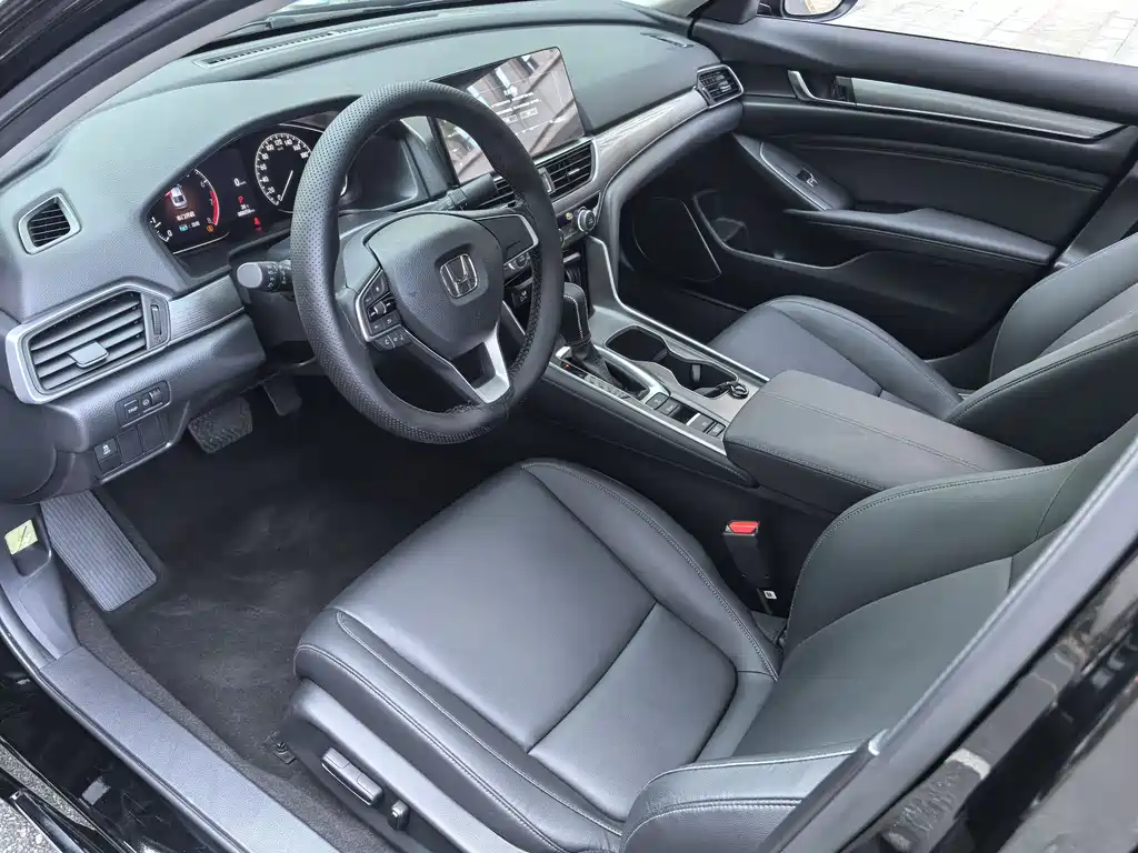 Honda Accord — фото 10