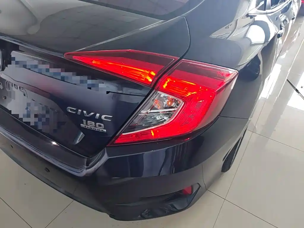 Honda Civic — фото 8