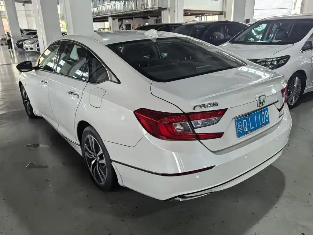 Honda Accord — фото 5
