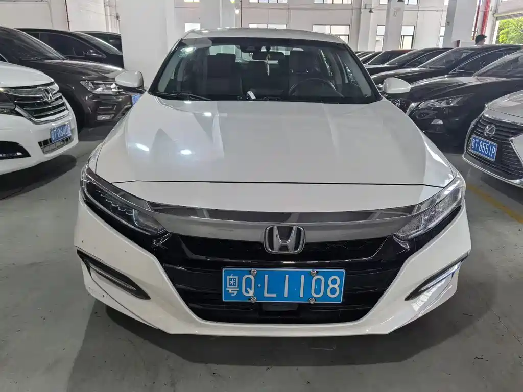 Honda Accord — фото 9