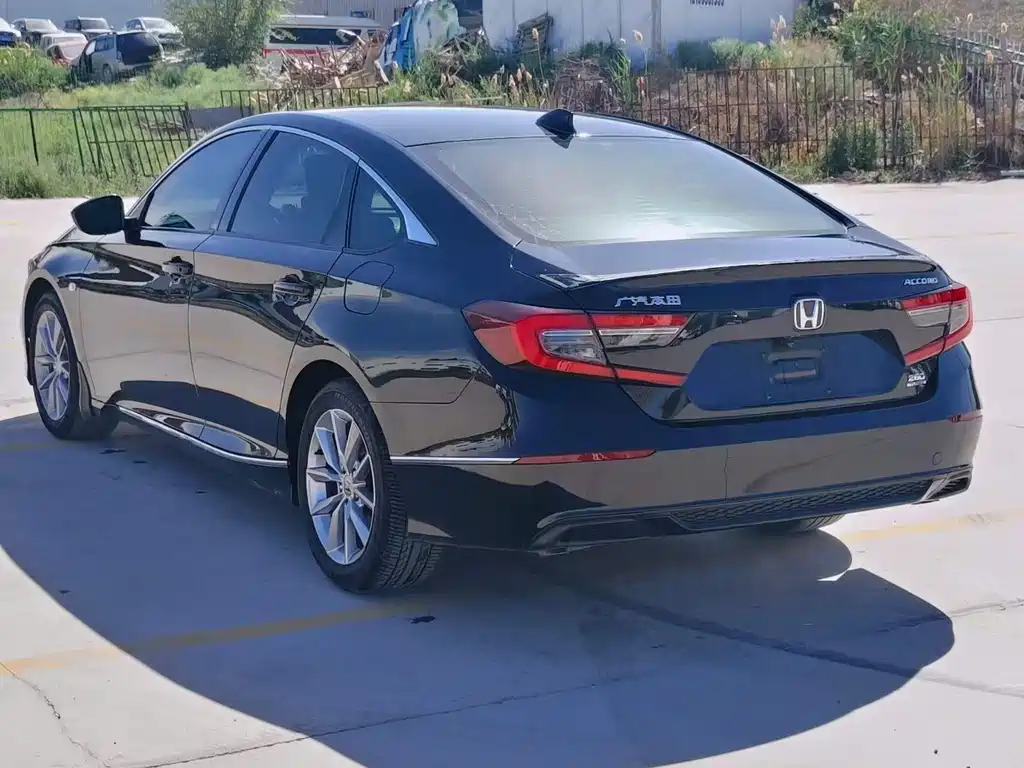 Honda Accord — фото 9