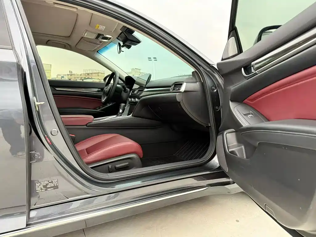 Honda Accord — фото 6
