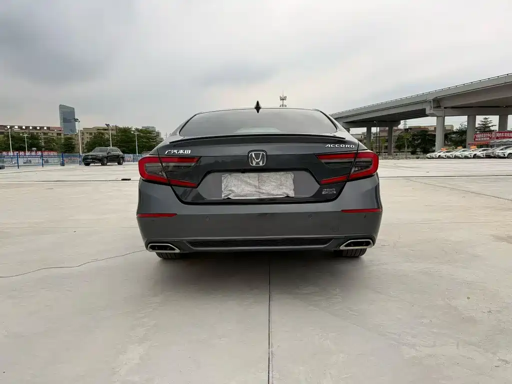 Honda Accord — фото 8