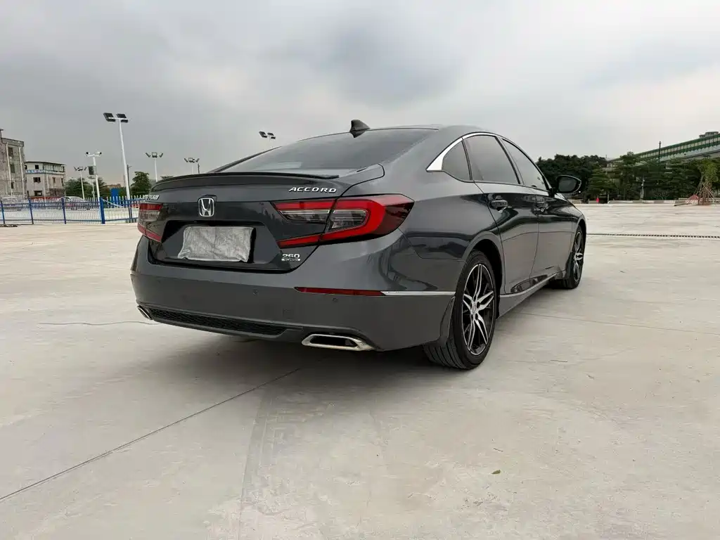 Honda Accord — фото 9