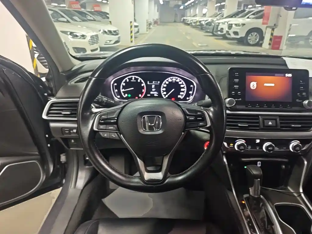 Honda Accord — фото 11
