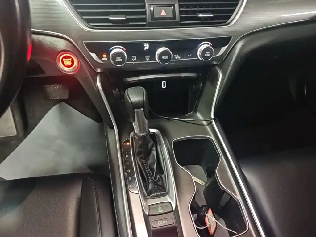 Honda Accord — фото 14