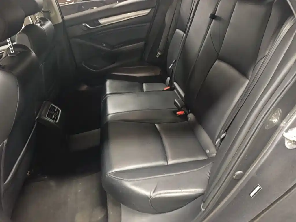 Honda Accord — фото 17