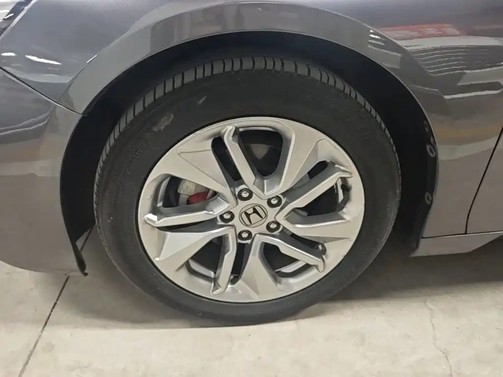 Honda Accord — фото 23