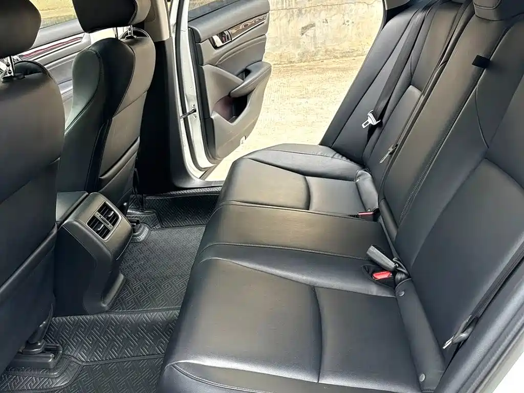 Honda Accord — фото 5