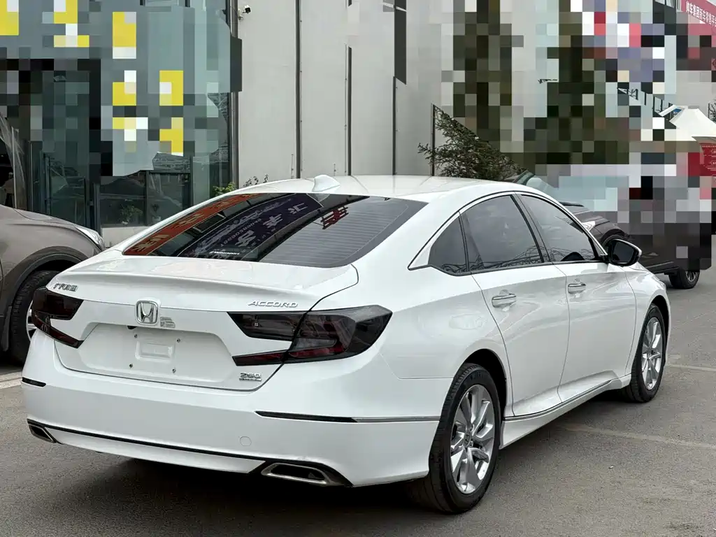 Honda Accord — фото 7