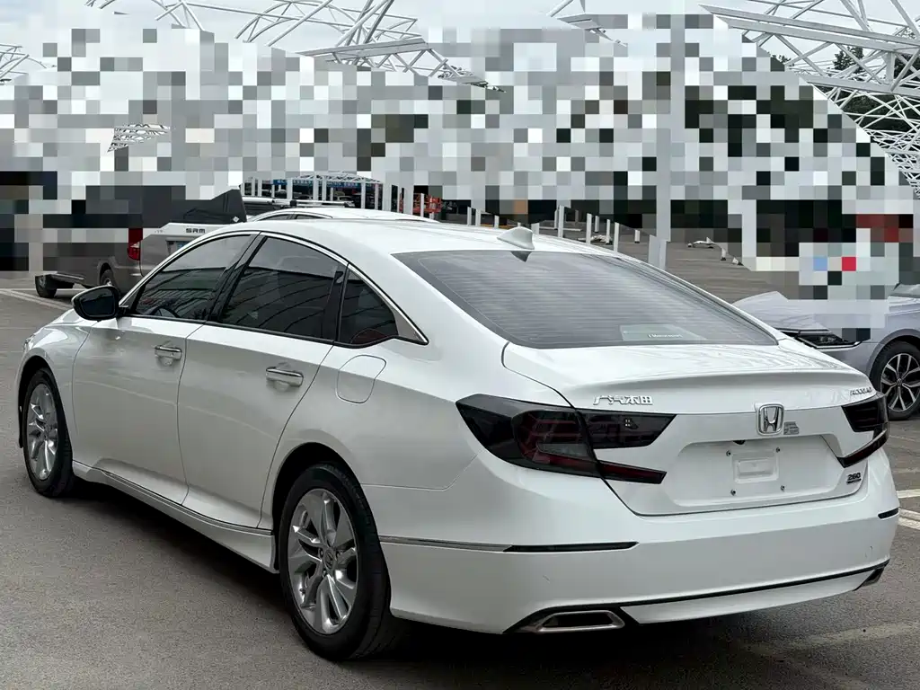 Honda Accord — фото 9