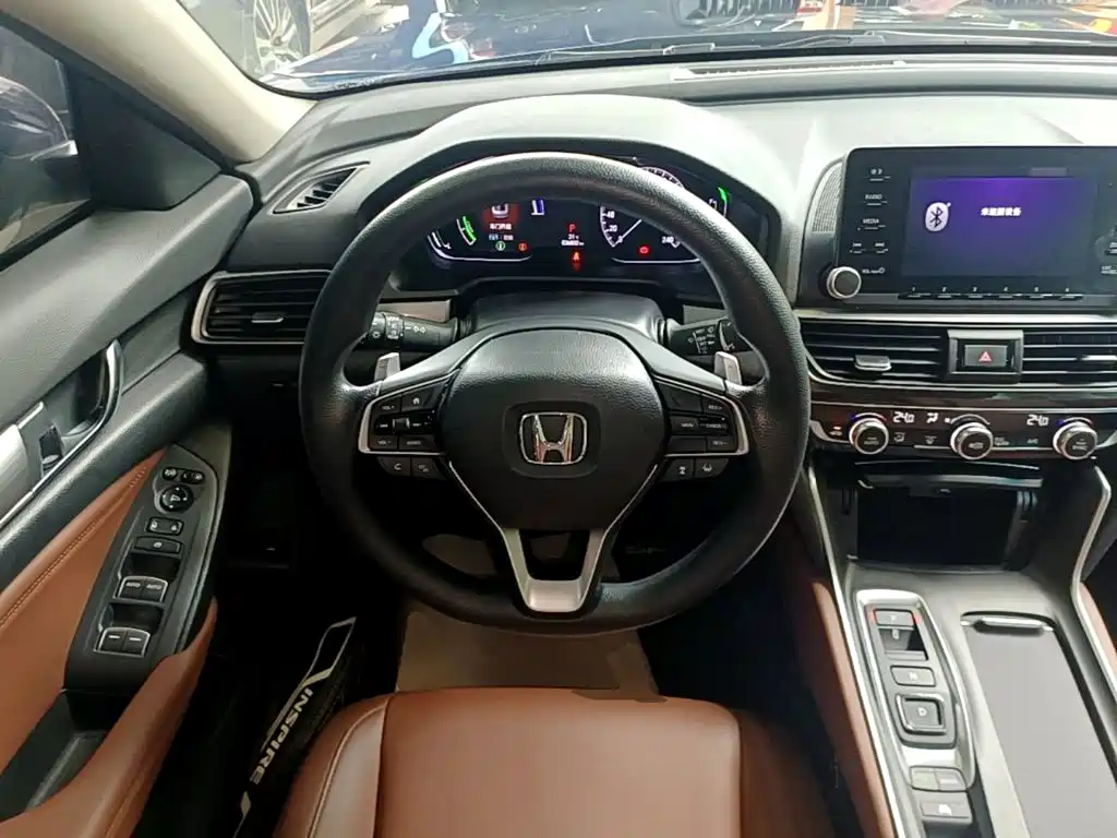 Honda Inspire — фото 11