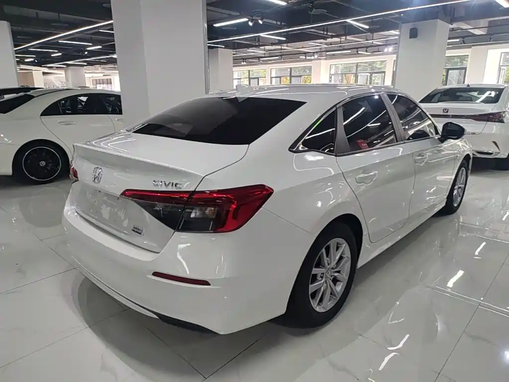 Honda Civic — фото 7