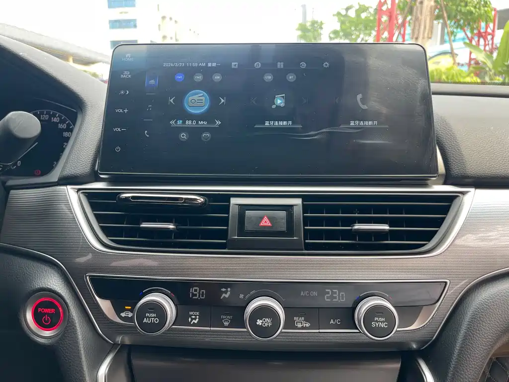 Honda Accord — фото 11
