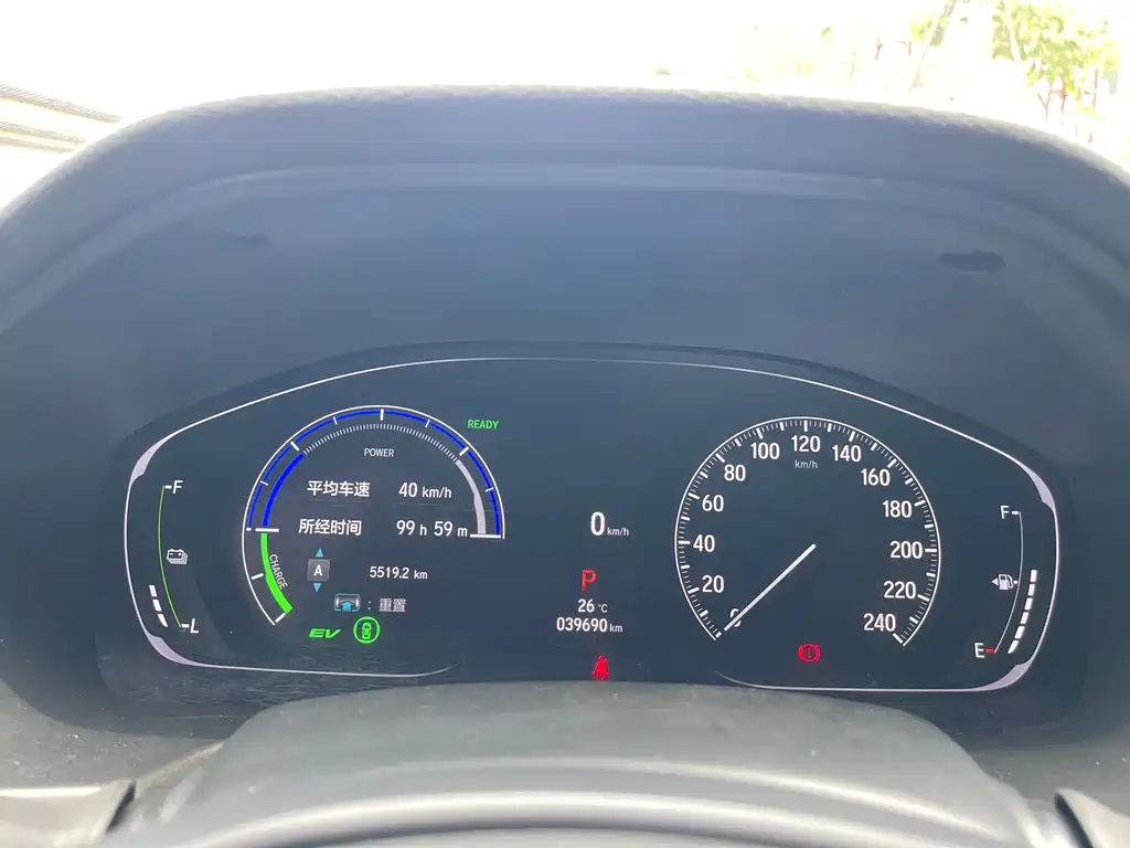 Honda Accord — фото 8