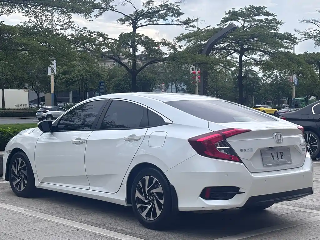 Honda Civic — фото 3