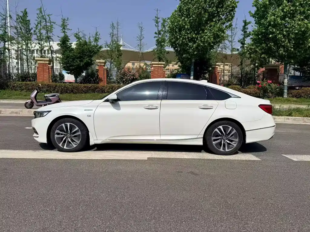 Honda Accord — фото 4